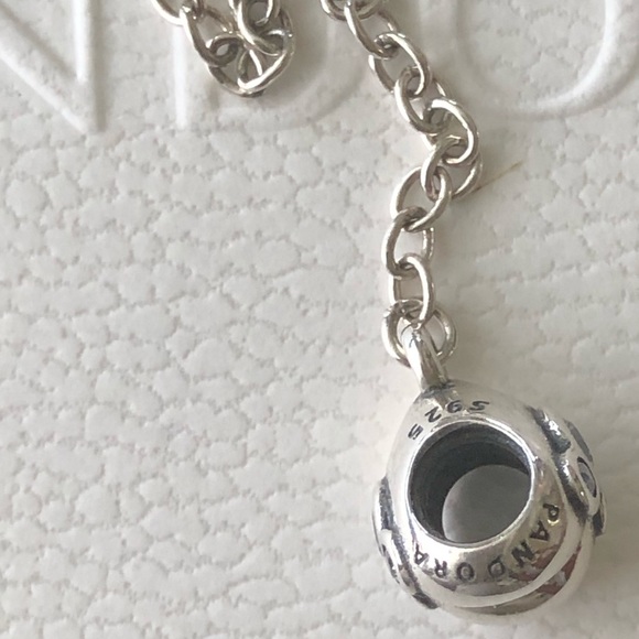 Pandora Disney Heart of Mickey Safety Chain - Picture 6 of 6